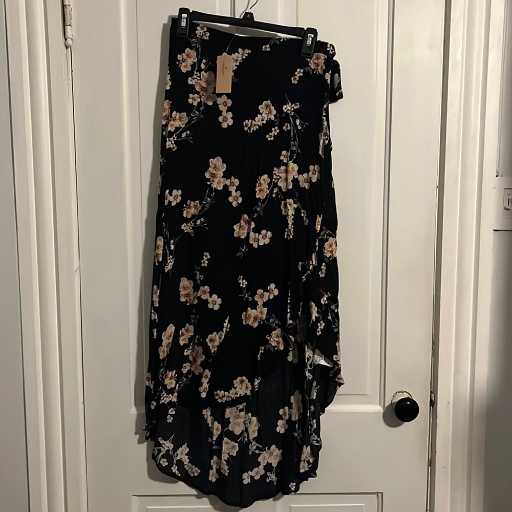 BRAND NEW American Eagle Hi-Lo Floral Skirt